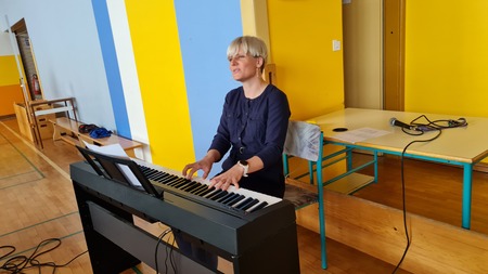 Ljudsko petje s srci (2)